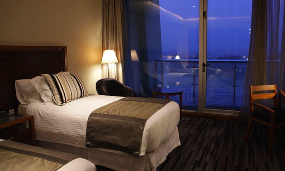 Hotel Dreams Valdivia Dış mekan fotoğraf A room at the hotel