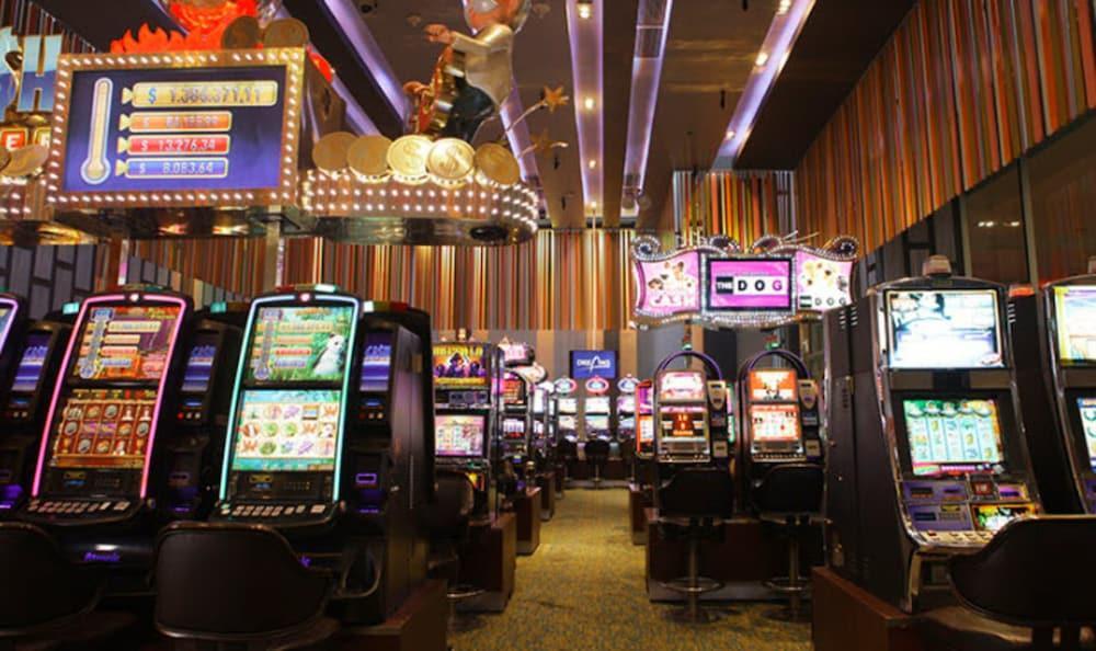 Hotel Dreams Valdivia Dış mekan fotoğraf A pachinko parlor in Tokyo
